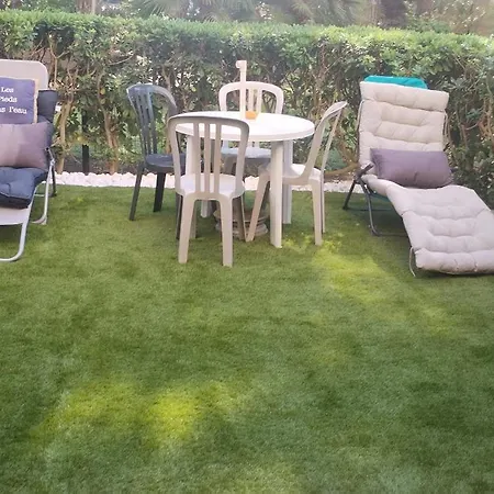 Les Caraibes Cap D'agde - Centre Port- Parking Gratuit-terrasse - Wifi 5g Apartmán *
