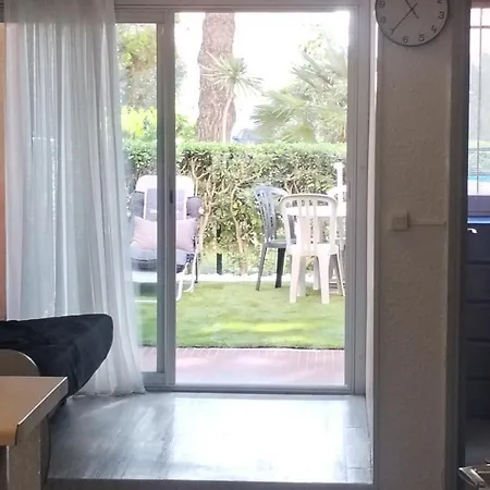 Les Caraibes Cap D'agde - Centre Port- Parking Gratuit-terrasse - Wifi 5g Apartmán Agde