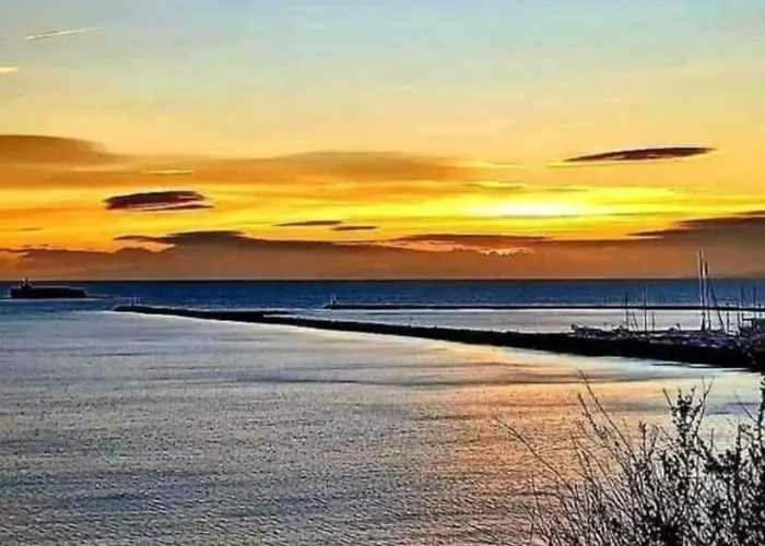 公寓 Les Caraibes Cap D'agde - Centre Port- Parking Gratuit-terrasse - Wifi 5g *
