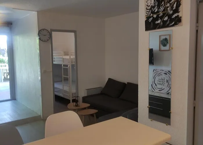 Les Caraibes Cap D'agde - Centre Port- Parking Gratuit-terrasse - Wifi 5g 公寓 阿格德